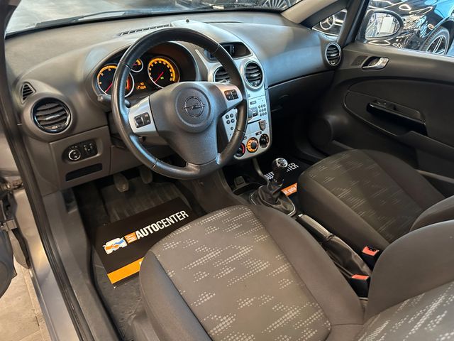 Opel Corsa D Satellite