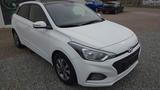 Hyundai i20 blue 1.2 Trend - Hyundai i20: Schiebedach