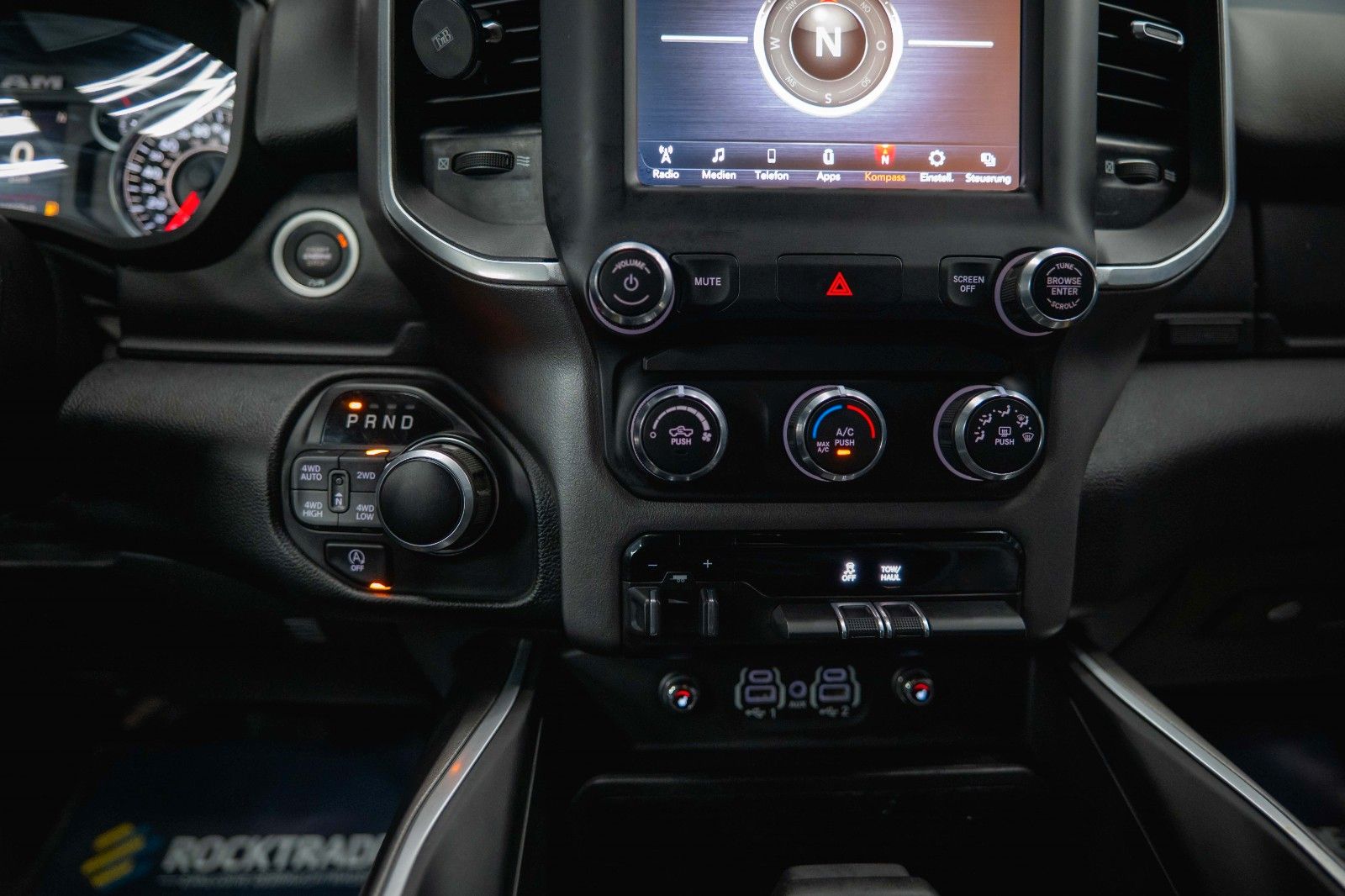 Fahrzeugabbildung Dodge RAM 5.7 V8 HEMI 4x4 Offroad Night LPG Hardtop