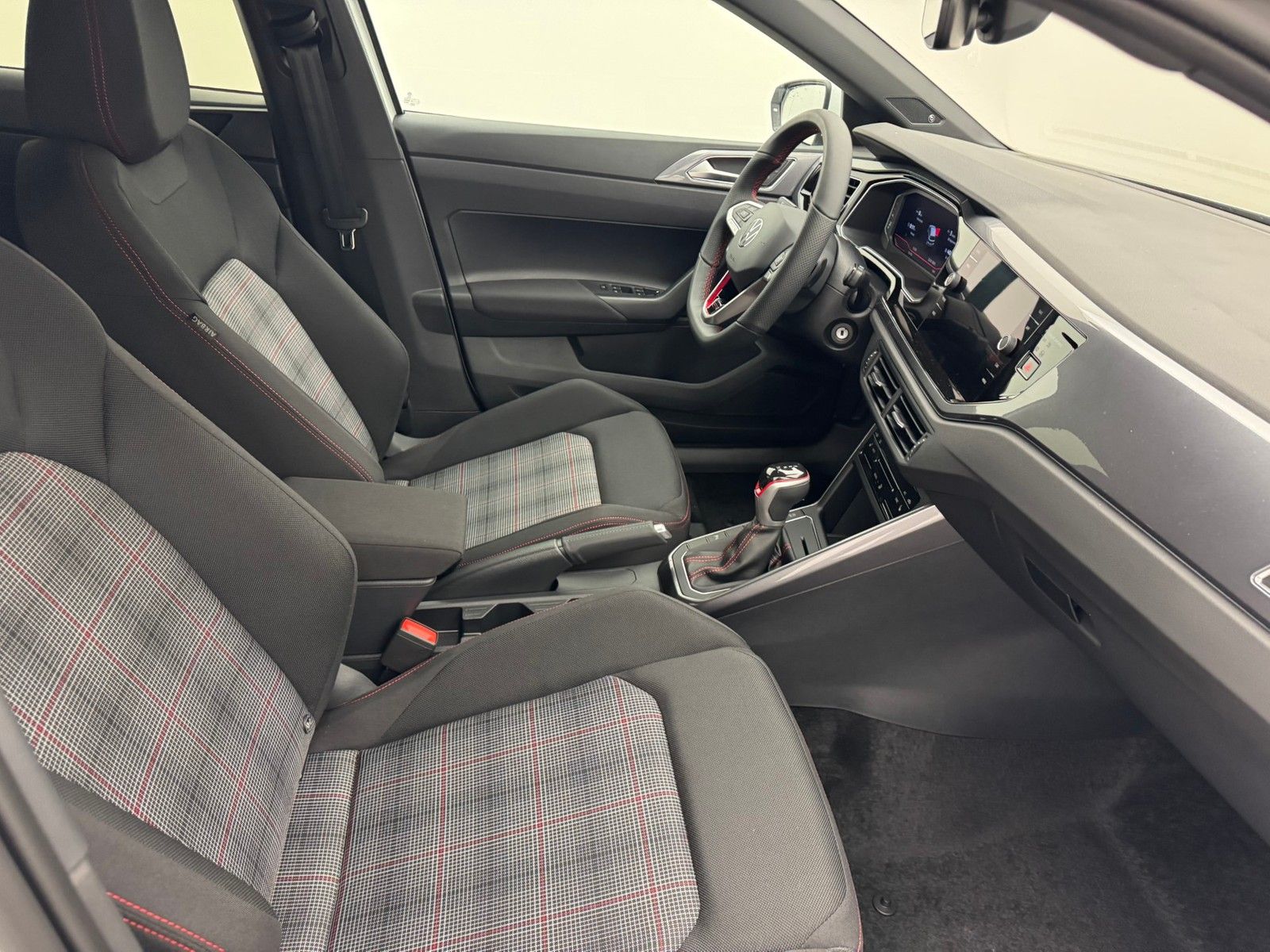 Volkswagen Polo GTI 2.0 TSI DSG 207PS IQ.Drive18NaviBeats imagem 3