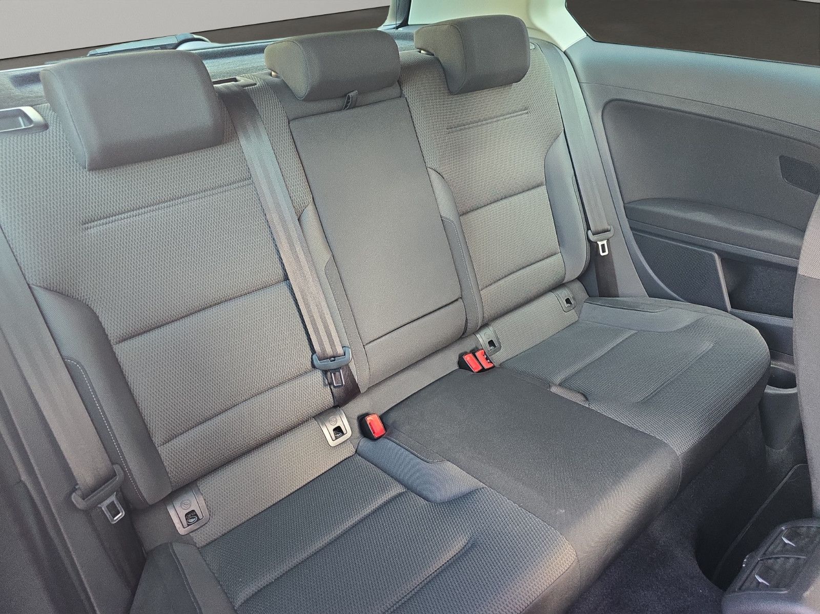 Fahrzeugabbildung Volkswagen Golf VII +Kamera+PDC+LED+Navi+Borbet Alu18``