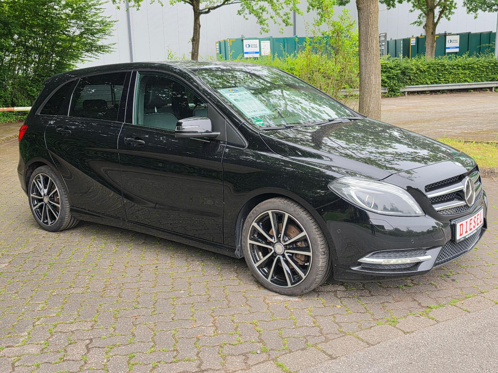 Mercedes-Benz B 180 CDI*Sport-Edit*Teilleder*Navi*SHZ*AMG-Felg
