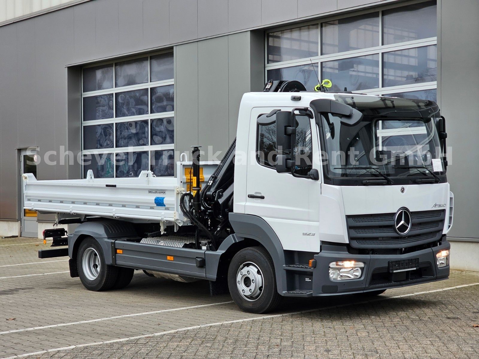 Fahrzeugabbildung Mercedes-Benz 923 Atego Dreiseitenkipper MEILLER + HIAB 072