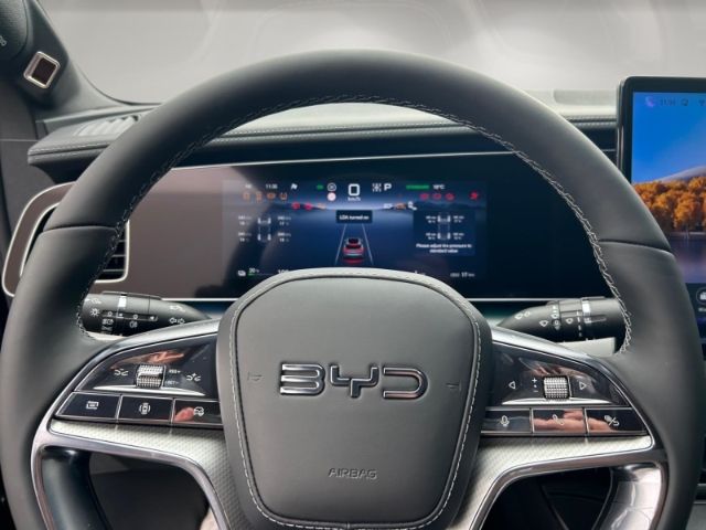 BYD SEALION 7