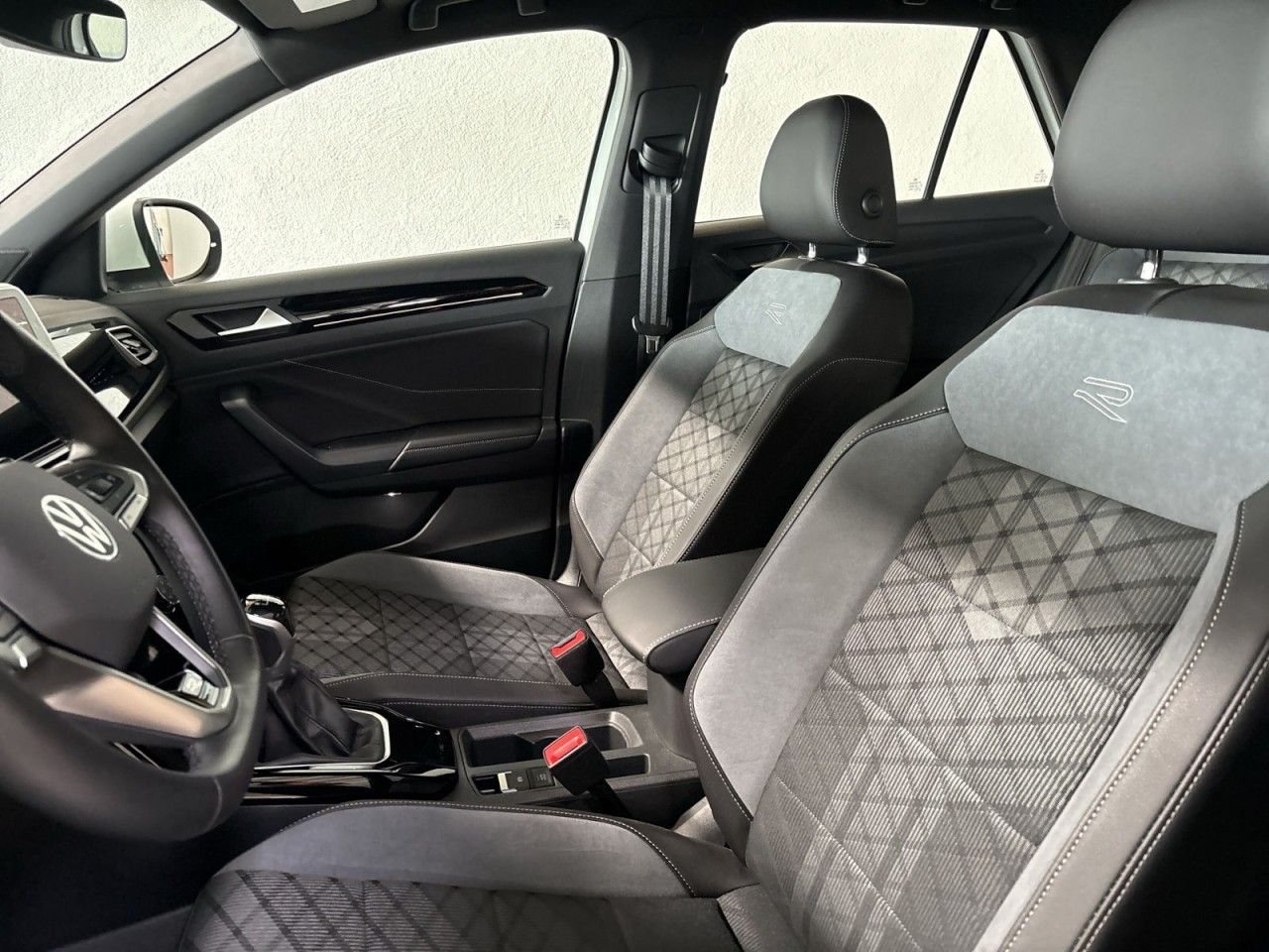 Volkswagen T-Roc 1.0 TSI R-Line BAA USB DAB EPH MAL SHZ RS foto 5
