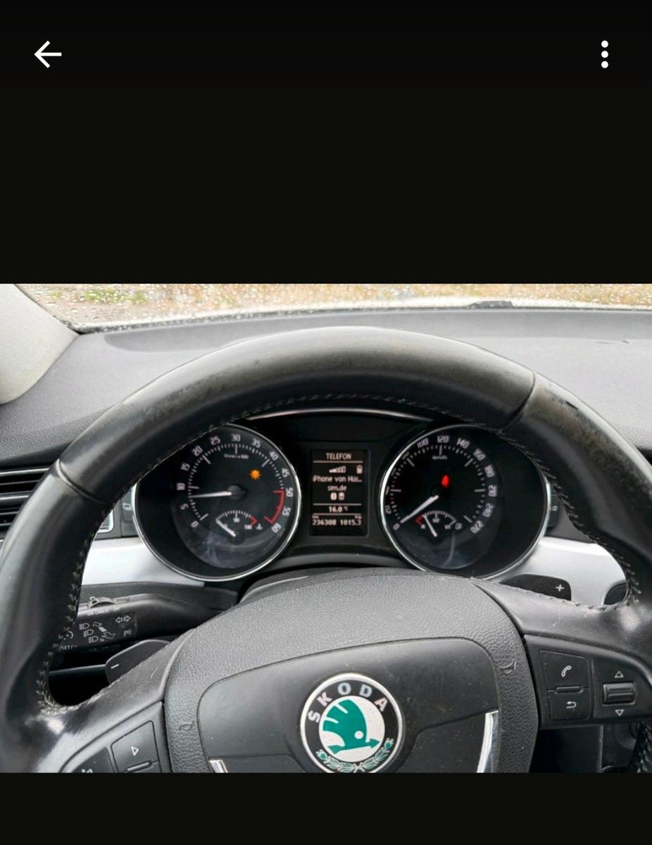 Skoda Superb 2012 — photo 10