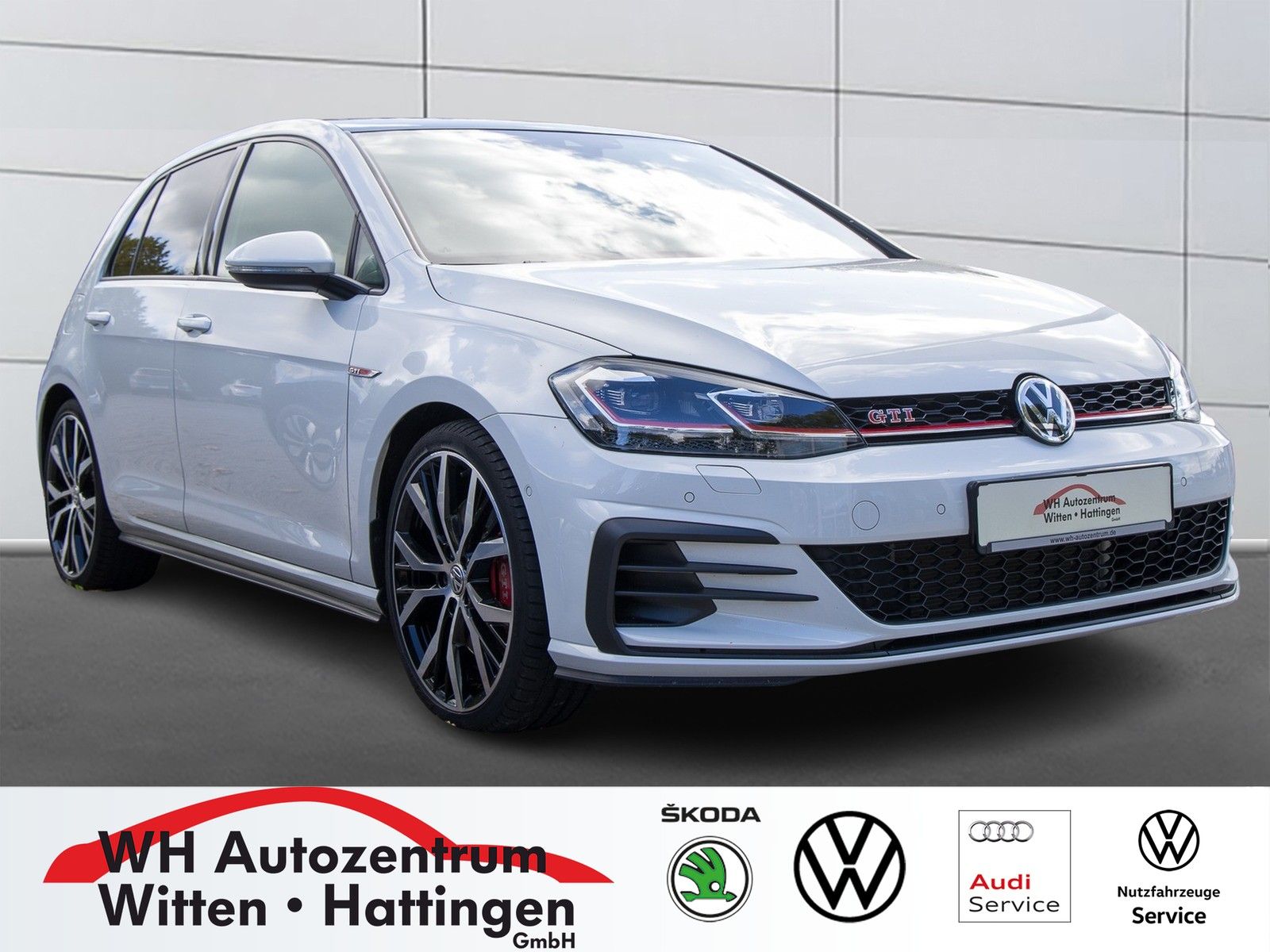 Volkswagen Golf GTI PERFORMANCE DSG PANO NAVI AHK LED ACC