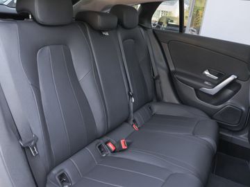 Mercedes CLA 200 Shooting Brake - 5