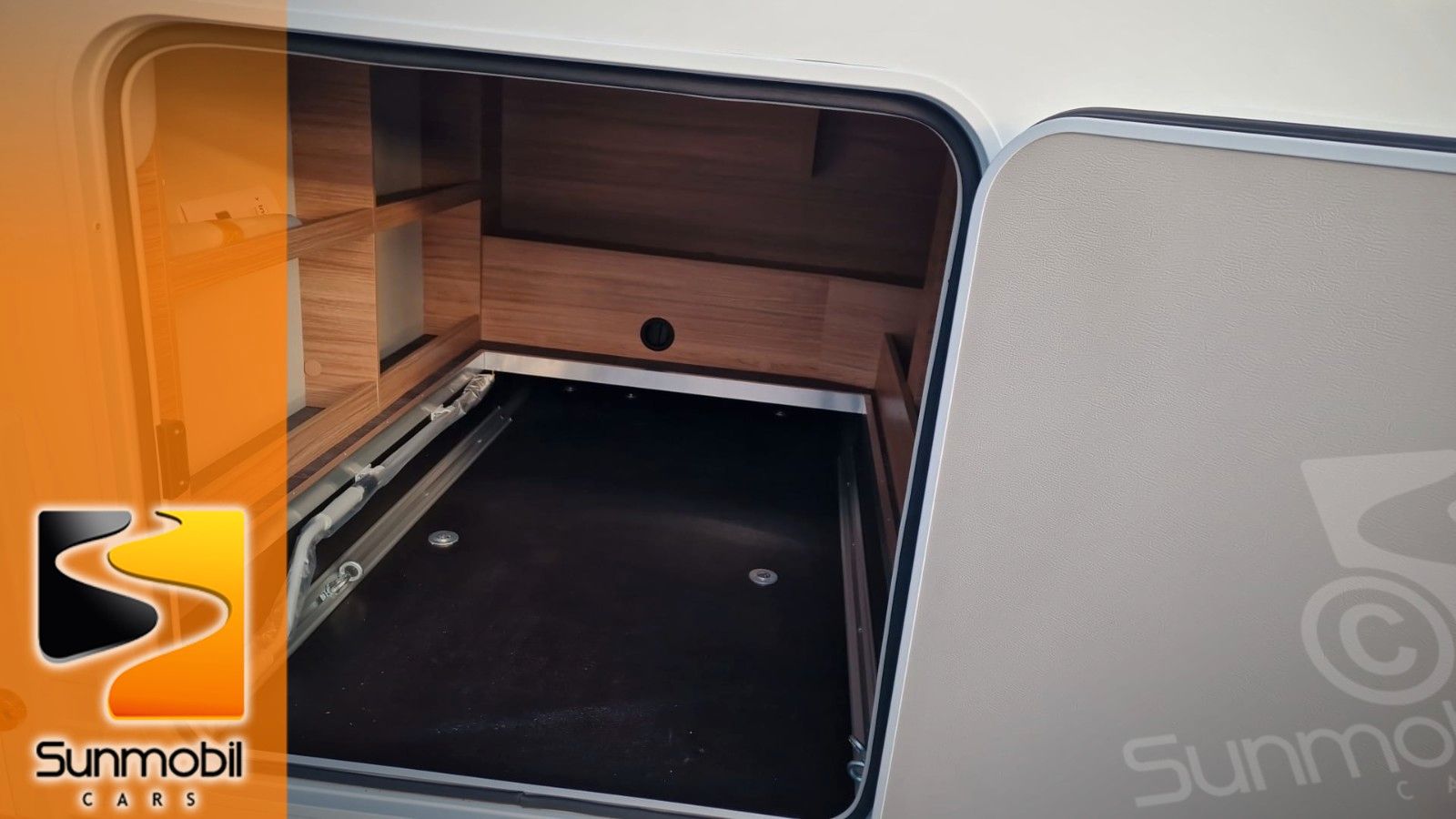 Fahrzeugabbildung Weinsberg CaraLoft 650 MF Ford 165 PS Automat Lithium Akku