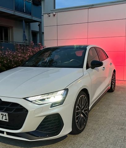 AUDI S3 TFSI S tronic quattro Sportback Matrix-LED