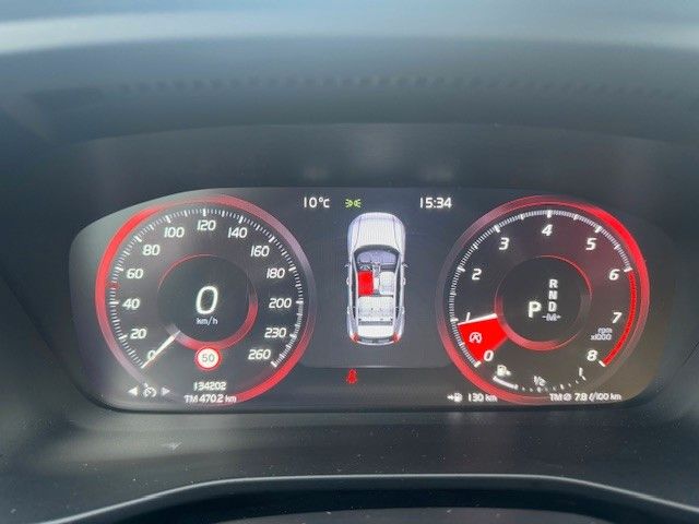 Fahrzeugabbildung Volvo XC 40 XC40 Momentum Pro KAMERA LEDER ASSISTENTEN
