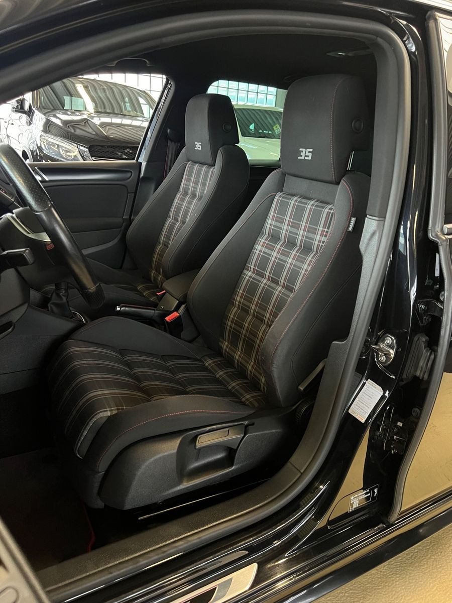 Fahrzeugabbildung Volkswagen Golf VI GTI Edition 35