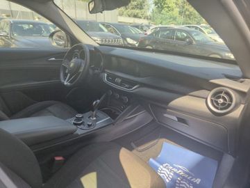 Alfa-Romeo Stelvio - 9