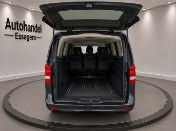 Mercedes V 220 - 7