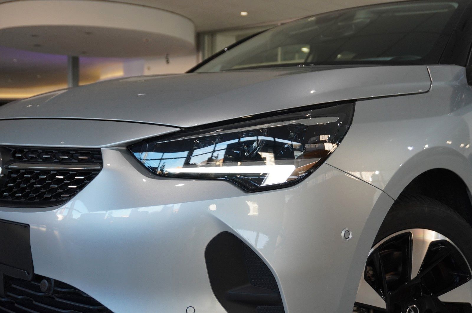 Fahrzeugabbildung Opel Corsa-e ELEGANCE 3-PHASIG NAVI/LED/KAMERA/SH/DAB