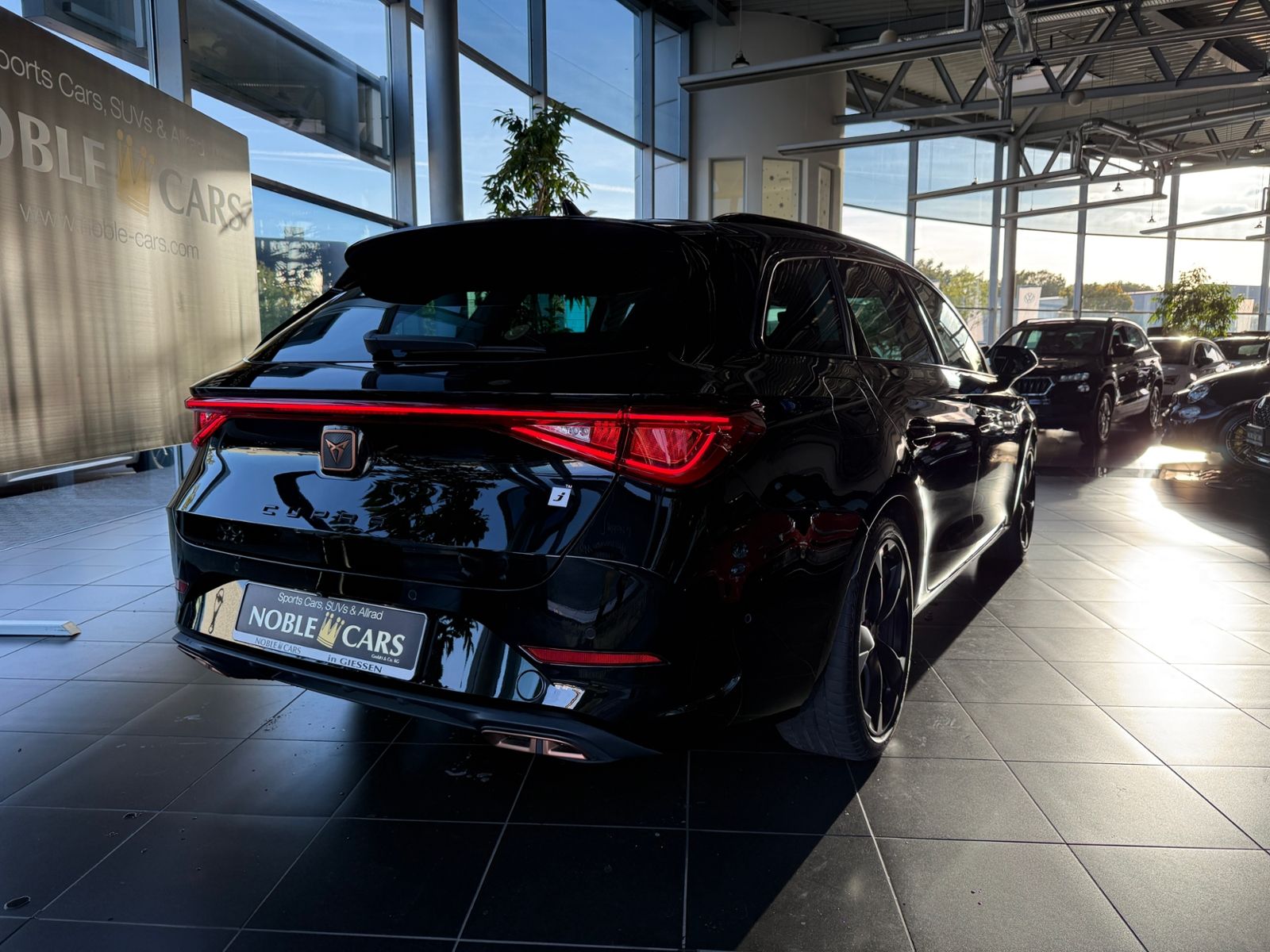 Fahrzeugabbildung CUPRA Leon 1.4 e-Hybrid VZ SHZ NAVI DAB