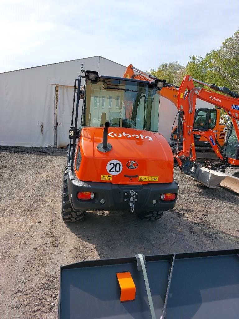 Fahrzeugabbildung Kubota R 070 Klima Vorführmaschine