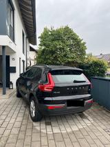 Volvo XC40 T2 Momentum Pro - Volvo Gebrauchtwagen in München