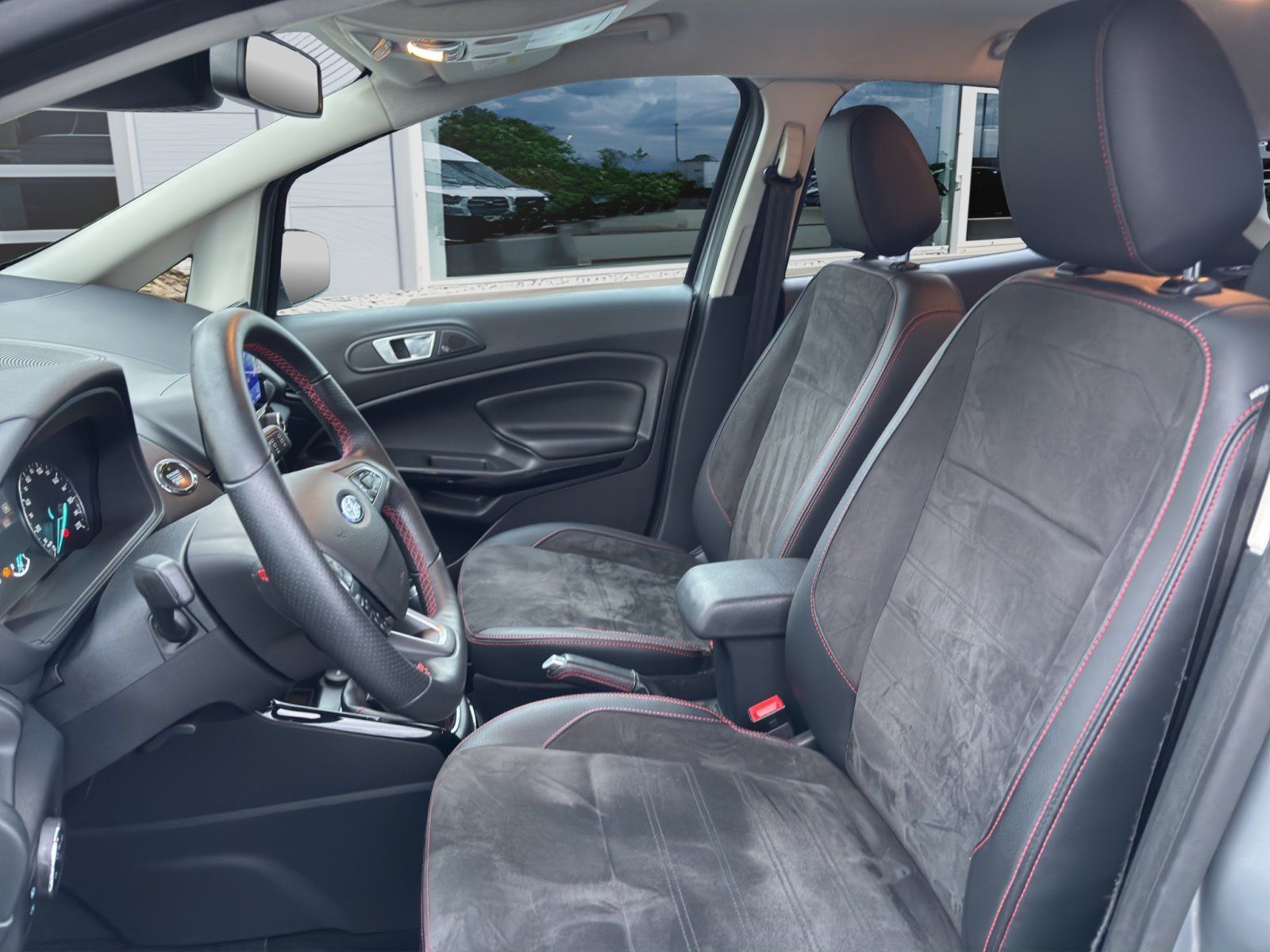 Fahrzeugabbildung Ford EcoSport ST-Line