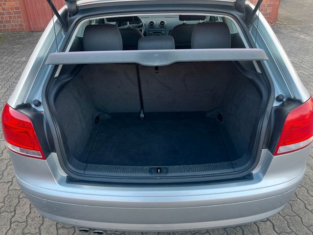 Audi A3 2.0 FSI Ambiente*SERVO DEFEKT* Bild 16
