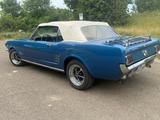 Ford Mustang V8, Cabriolet elekt. Verdeck - Ford Mustang Oldtimer mit Benzin-Antrieb: Cabrio