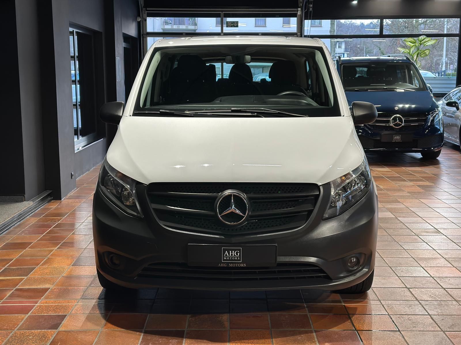 Mercedes-Benz VITO TOURER 114 4X4 9G LANG 8-SITZE SHZ TEMPOMAT imagem 3