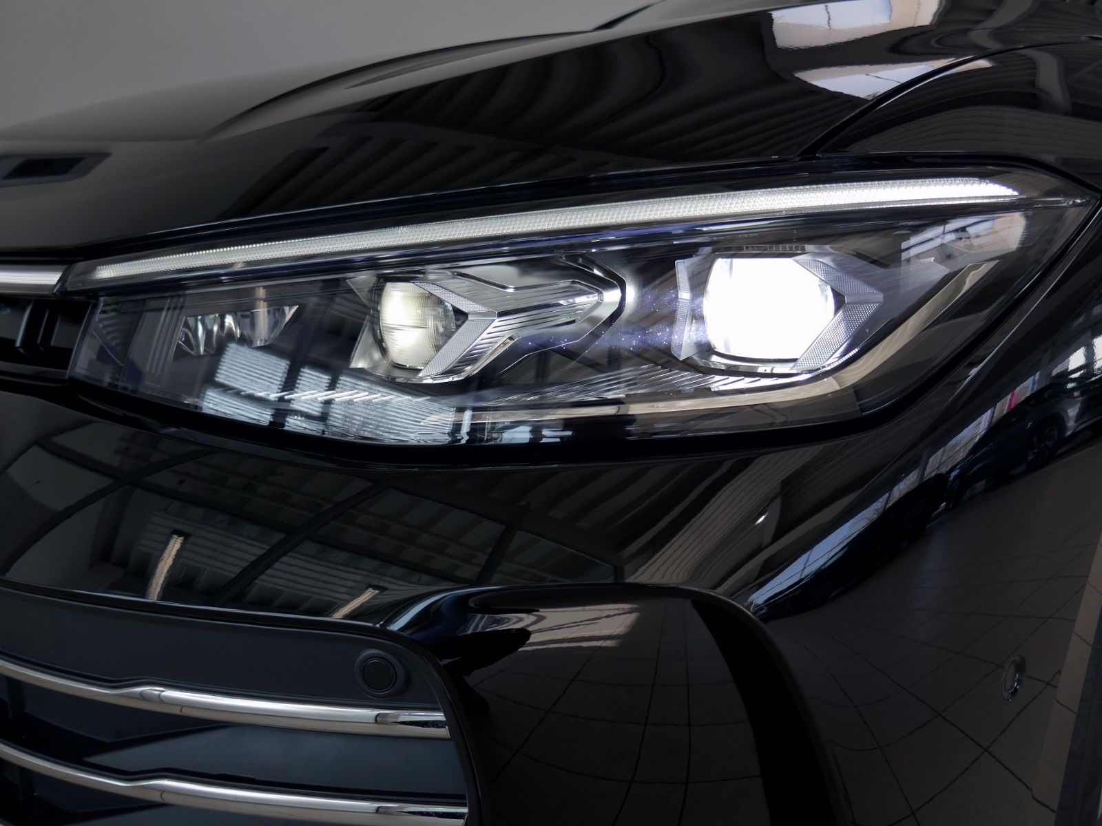 Fahrzeugabbildung Volkswagen Passat Business 2.0 TDI DSG | LED AHK RFK
