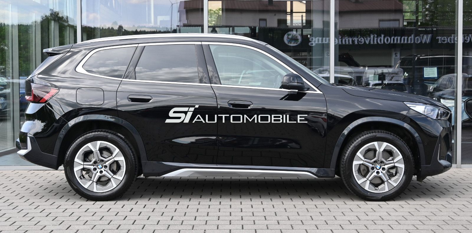 Fahrzeugabbildung BMW X1 xDr.23d xLine °ACC°AHK°HUD°H/K°MEMO°PANO°360°