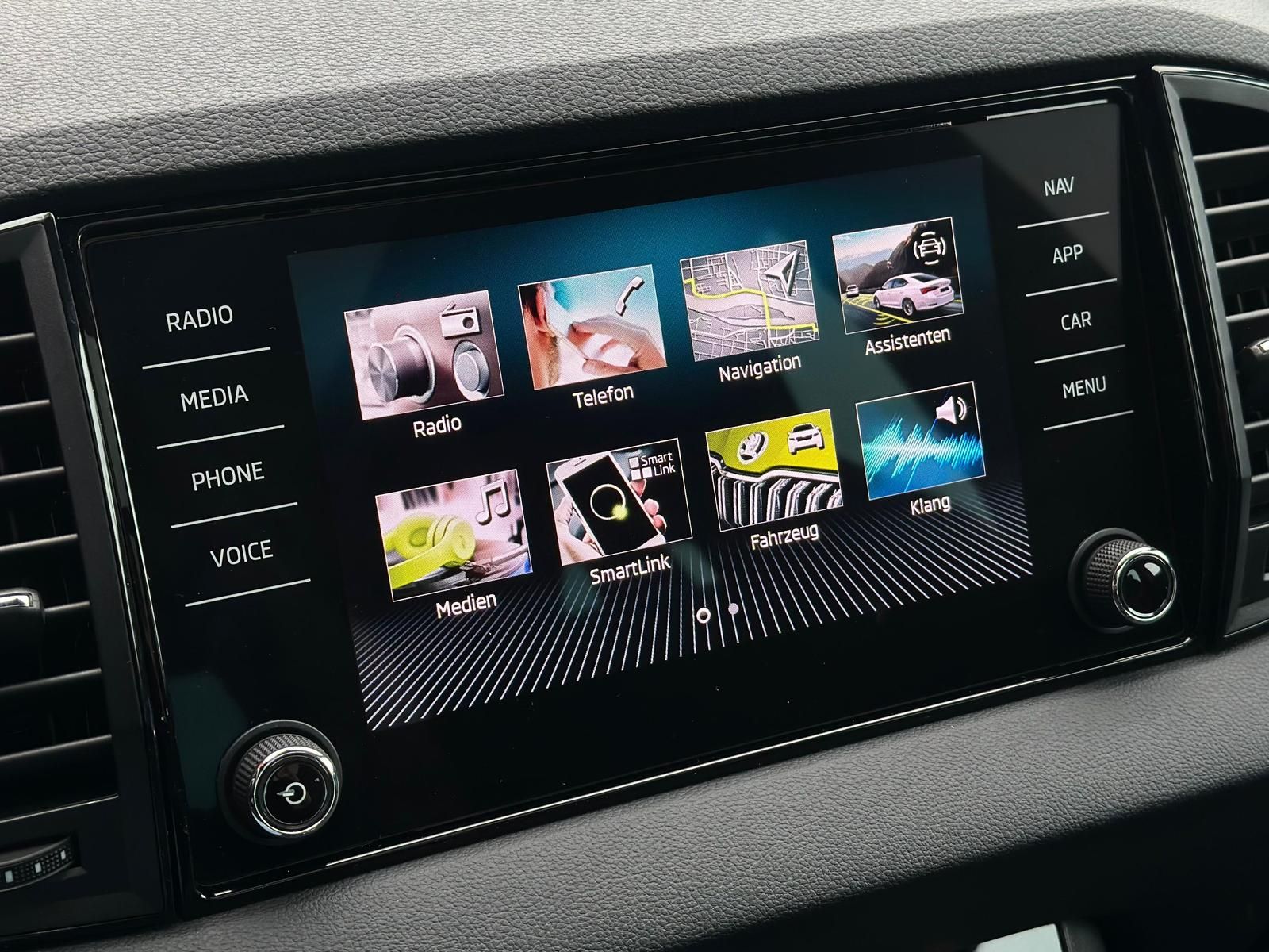 SKODA Karoq 1.5TSI SPORTLINE LED#AHK#PANO#TEMPO#PDC#FH - Image 12