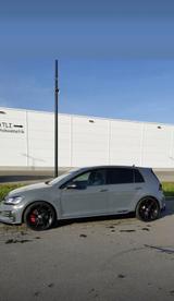 Volkswagen Golf 2.0 TSI 213kW OPF DSG GTI TCR GTI TCR  - Volkswagen Golf: GTI Tcr