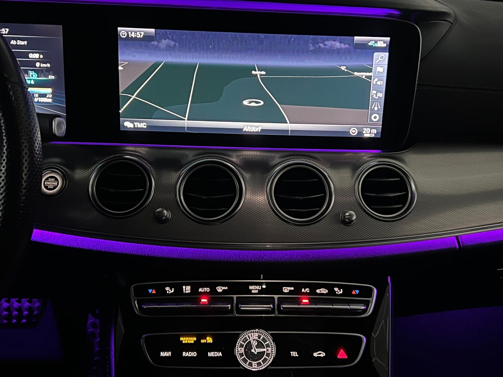 Fahrzeugabbildung Mercedes-Benz E 350 d Lim. AMG-LINE/BURMESTER/ACC/PANO/WIDE