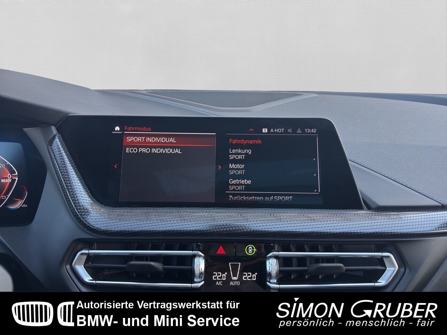 Fahrzeugabbildung BMW 128 ti M Sport Navi Pano LED Shadow Line 19Zoll