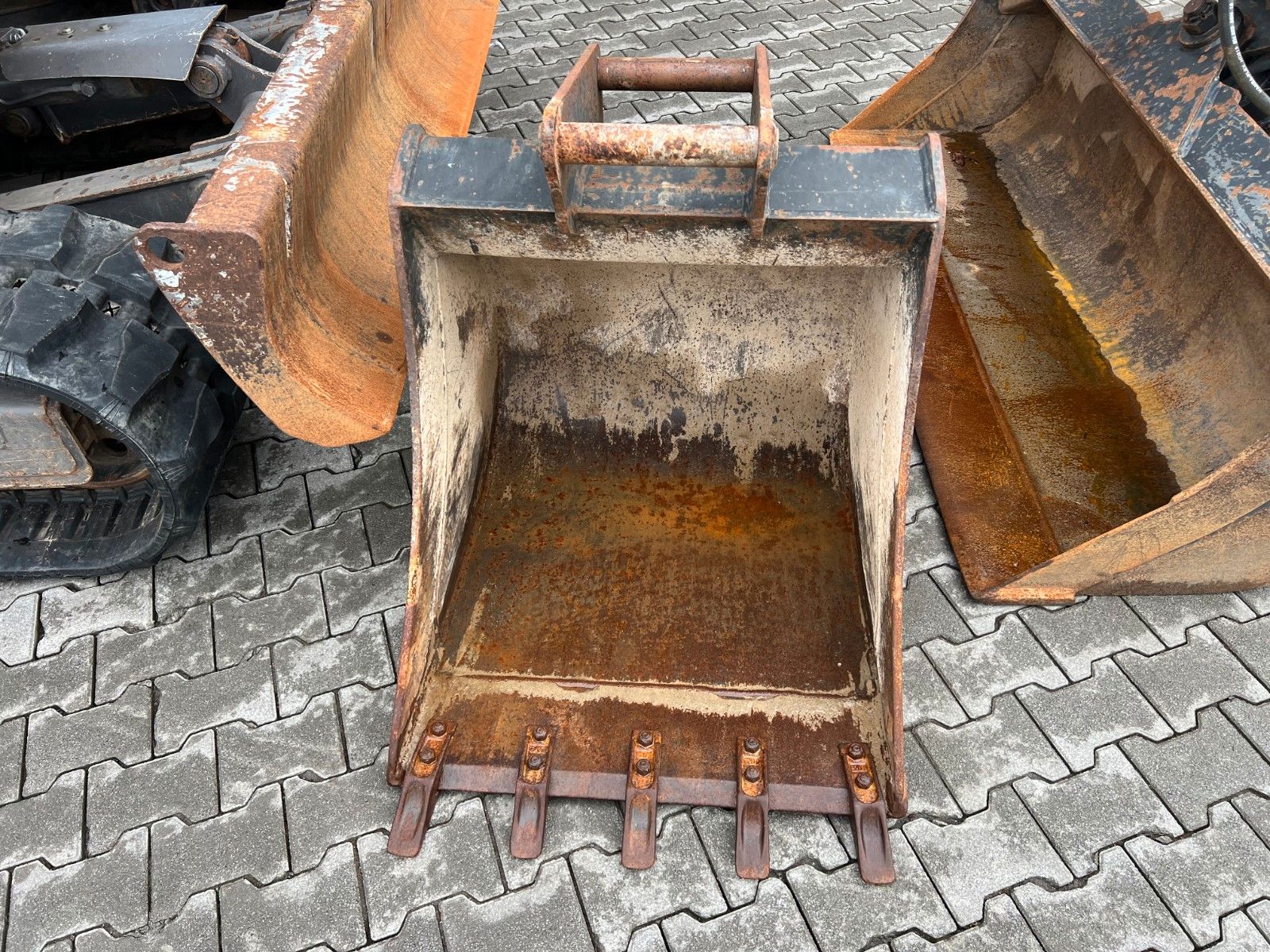 Fahrzeugabbildung MECALAC 8MCR GreenJob / 3.657h / Mulcher Greifer  Löffel