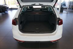 VW Passat Variant 2.0 TDI R-Line | Matrix | AHK VW Passat Variant 2.0 TDI R-Line | Matrix | AHK