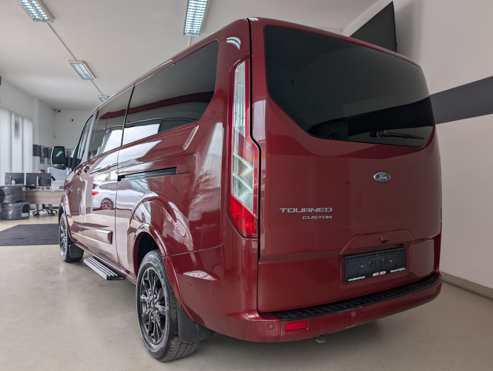 Fahrzeugabbildung Ford Tourneo Custom 320 L2LEDER KAM LED ZHZ 2x KLIMA