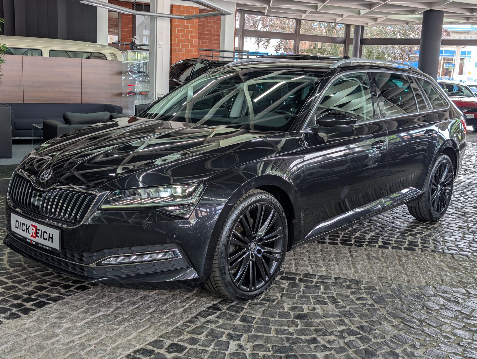 Fahrzeugabbildung SKODA Superb Premium Edition 2.0 TDI ACC VIRT MASSAGE