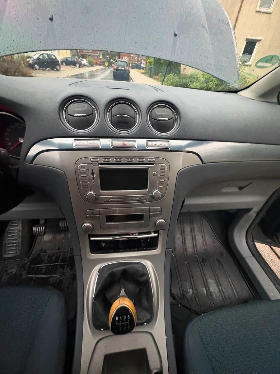 Ford Galaxy 2009 — photo 5