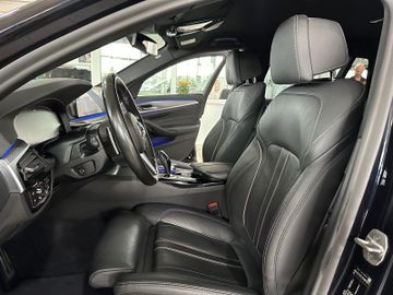 Fahrzeugabbildung BMW 530d M Sport ACC Kamera HUD HiFi AHK Komfort