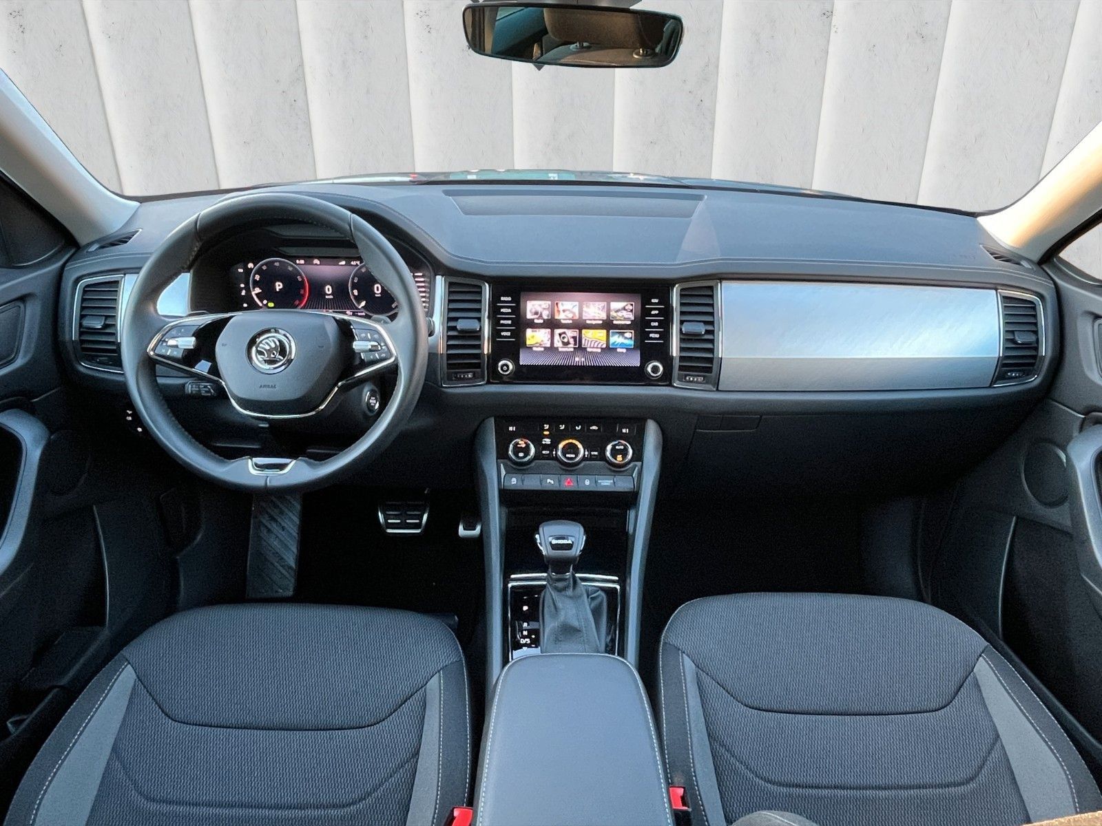 Fahrzeugabbildung SKODA Kodiaq 1.5 TSI DSG*7-Sitze*Kamera*ACC*Smartlink*