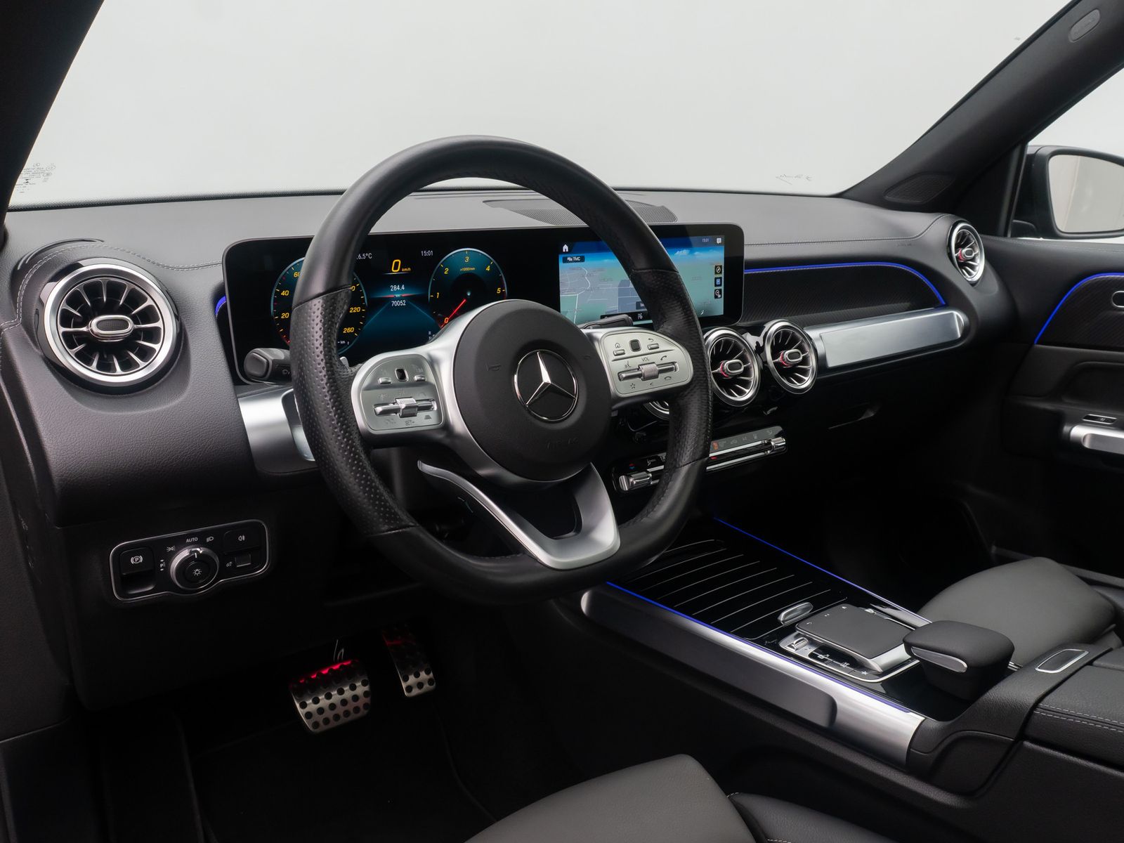 Fahrzeugabbildung Mercedes-Benz GLB 220d AMG Line SoundSys 360&deg;Panorama Standhzg