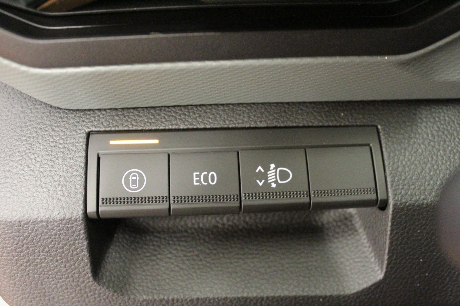 Fahrzeugabbildung Dacia Duster mild hybrid 140 Extreme *Winterp.*MY 26