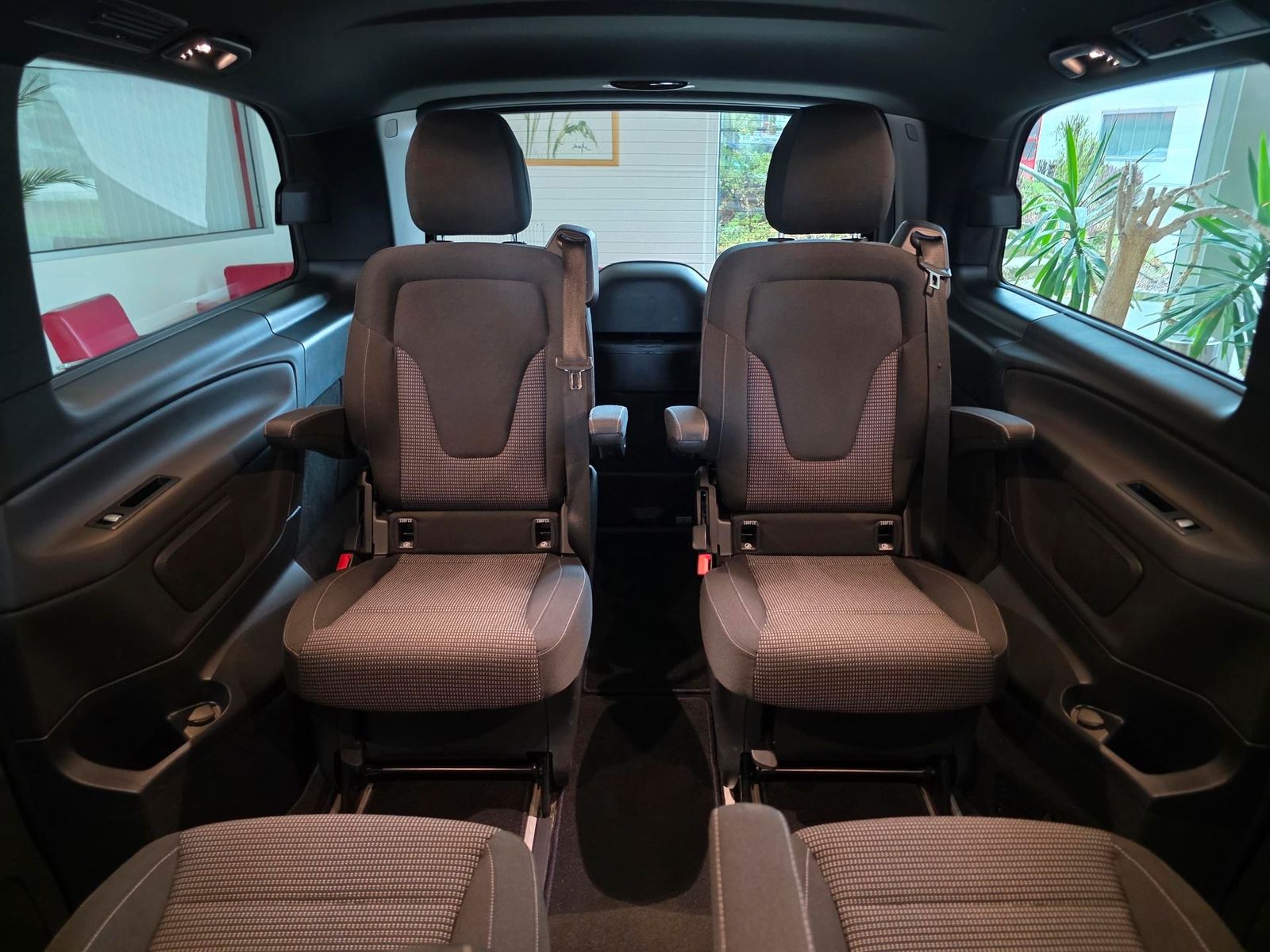 Fahrzeugabbildung Mercedes-Benz V 220d Edition lang /LED/Navi/Cam/Totwink./Ahk