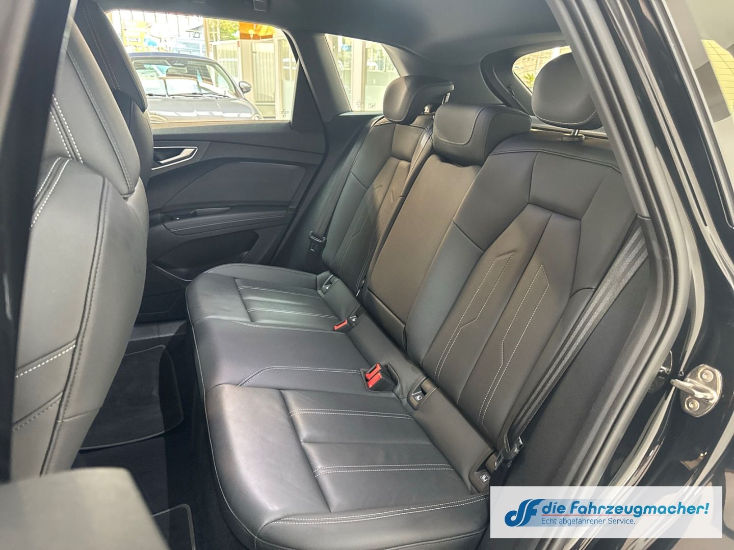 Fahrzeugabbildung Audi Q4 e-tron 45 quattro Sportpaket Navi Leder Digit