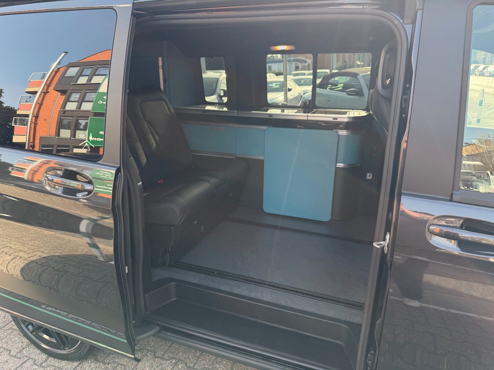 Fahrzeugabbildung Mercedes-Benz V300 d MARCO POLO AMG LINE VOLL NIVELLIERUNG