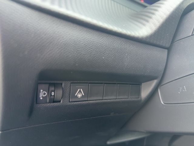 Foto Nummer 14: PEUGEOT 2008