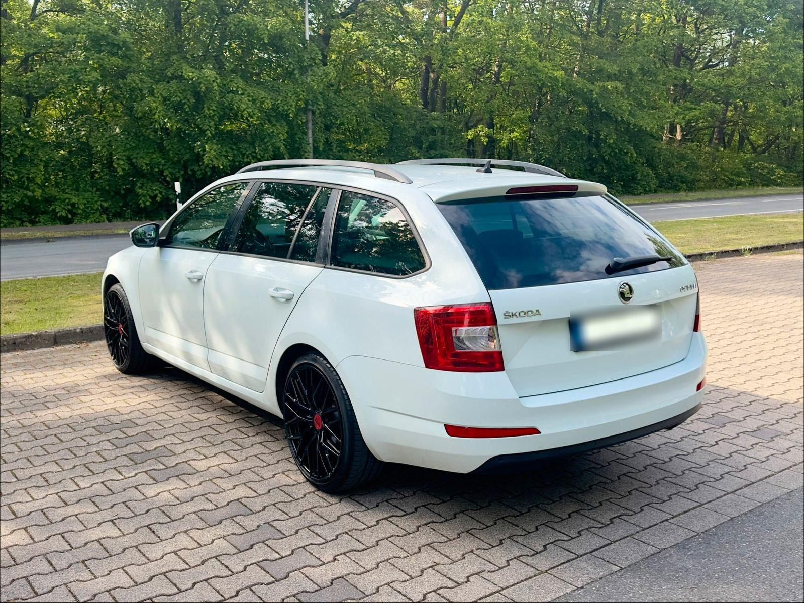 Skoda Octavia 2015 — салон