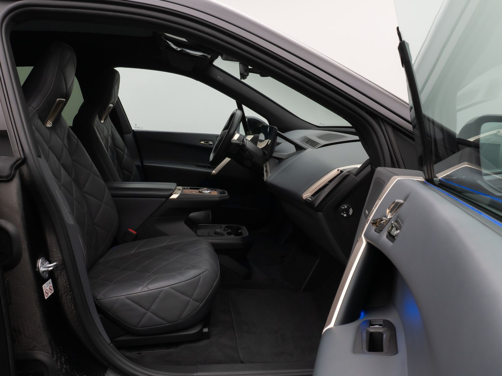 Fahrzeugabbildung BMW iX xD40 Sport SkyLounge 360°Laser DAB H/K 22Zoll