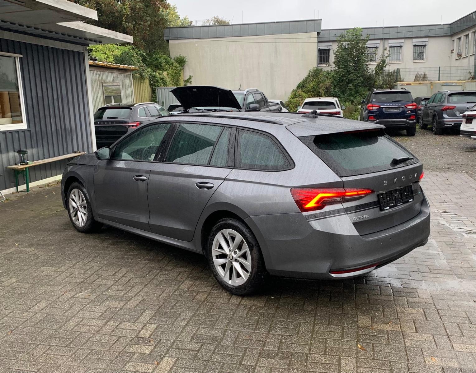 Skoda Octavia Combi 2.0 TDI 110 kW Selection DSG Autom