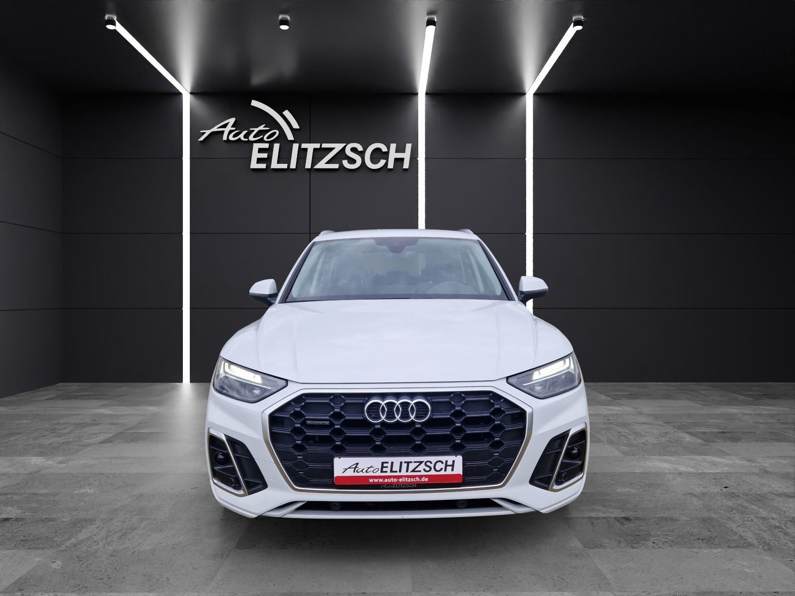 Fahrzeugabbildung Audi Q5 40 TDI quattro S line Navi RearView