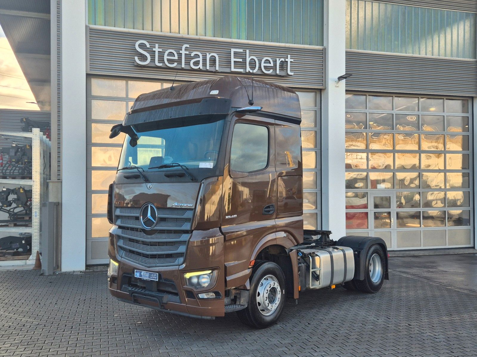 Fahrzeugabbildung Mercedes-Benz Actros 1848 LS Öl-Retarder Standklima BigSpace